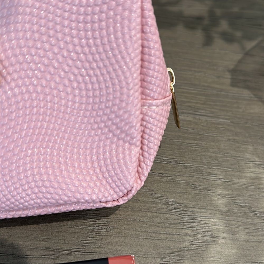 M.A.C Cosmetics bag and goodies - Picture 5 of 7